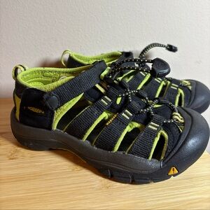Keen Newport H2 Outdoor Sandals Black Green Size 12 Youth Kids Washable